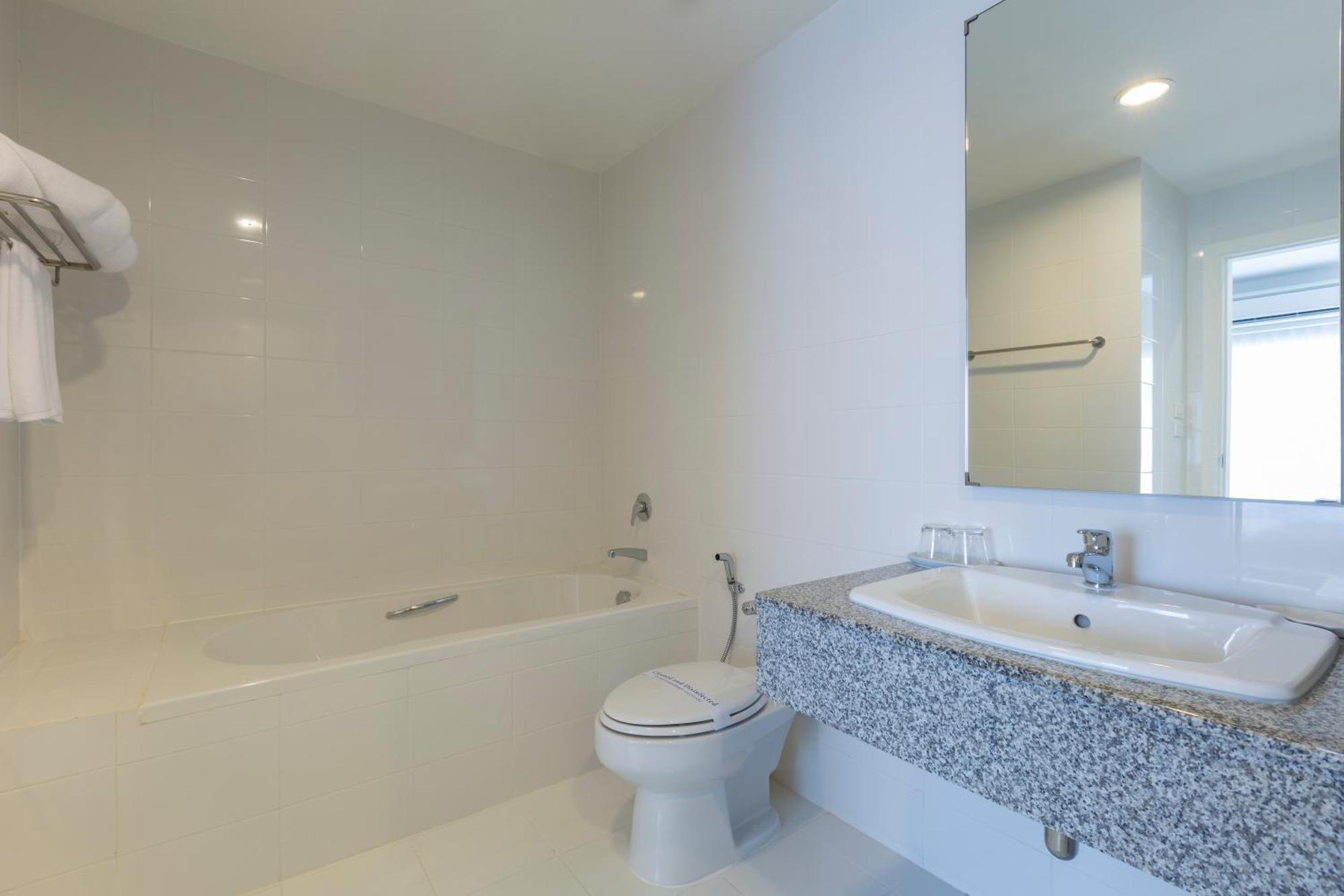 Kantary 304 Hotel Prachinburi Si Maha Phot Phòng bức ảnh
